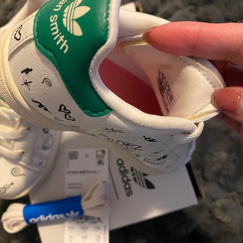 ✨LIMITED Edition ✨” André Saraiva “Kids' Stan Smith Sneaker size 7 (toddler) - Picture 13 of 14